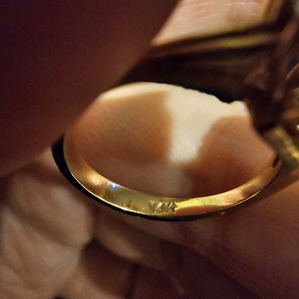 Solid 14k gold and Cubic Zirconia Emerald and baguettes Ring Size 5.5 - Picture 10 of 10